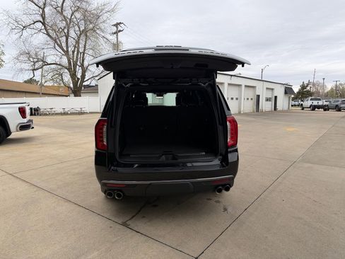 Used 2023 GMC Yukon Denali Ultimate AWD/4WD image 33