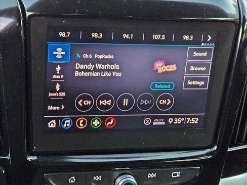 Used 2020 Chevrolet Traverse LT image 17