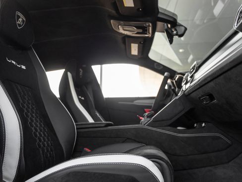 Used 2024 Lamborghini Urus Performante AWD/4WD image 60