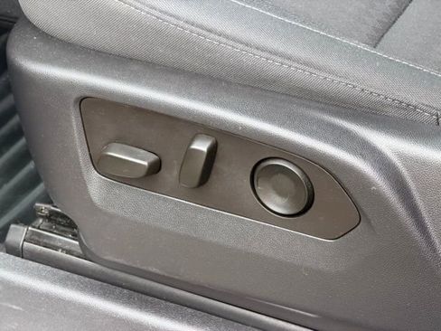 Used 2023 Chevrolet Silverado 1500 LT image 8