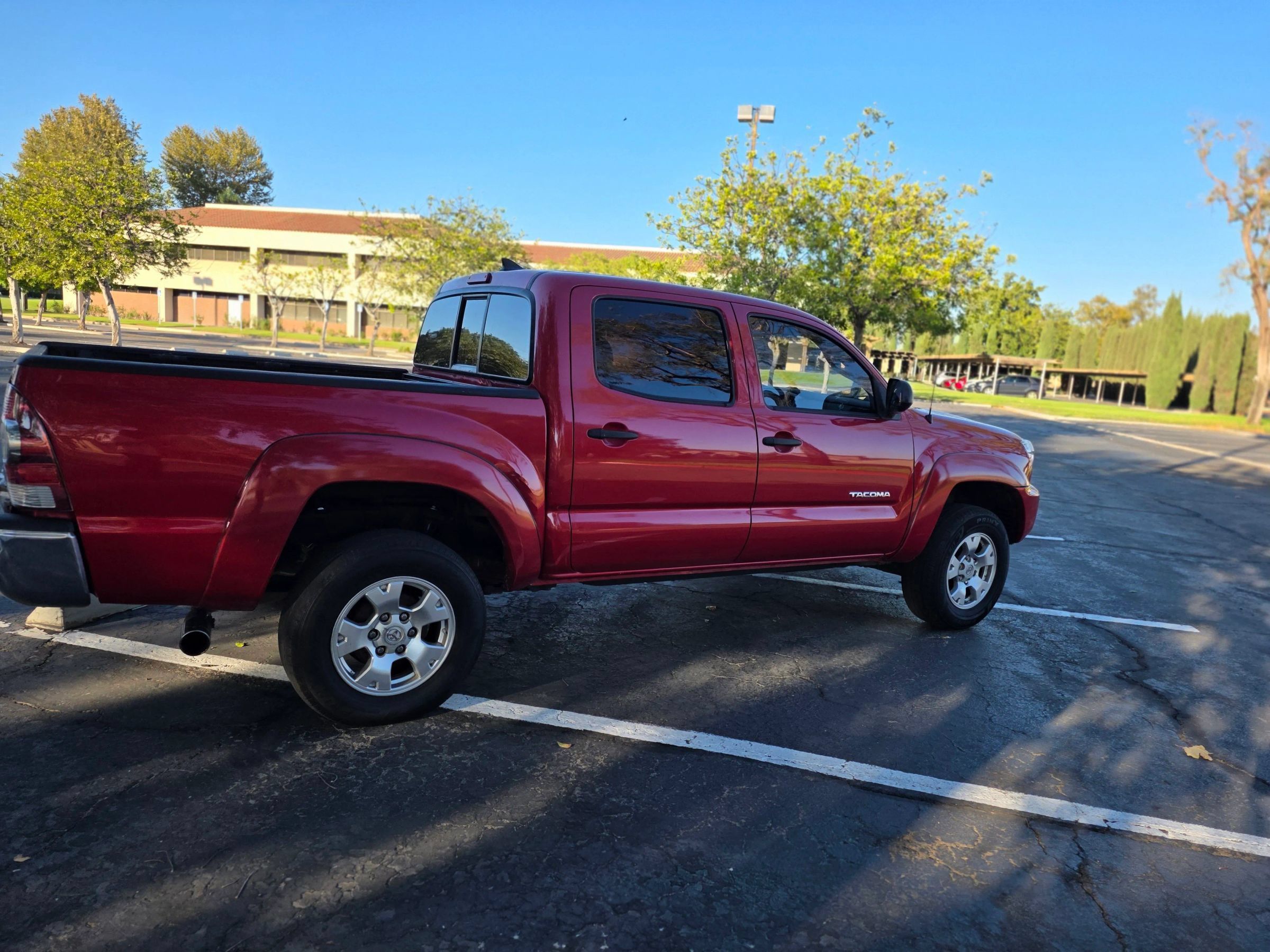 Used 2015 Toyota Tacoma PreRunner RWD image 28