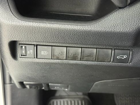 Used 2023 Toyota RAV4 XLE Premium image 10