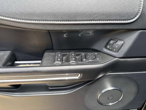 Used 2019 Ford Expedition XLT w/ Equipment Group 202A RWD image 24