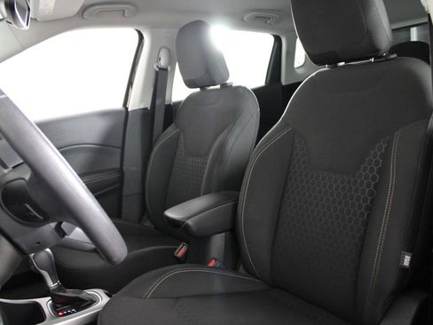 Used 2018 Jeep Compass Sport FWD image 18