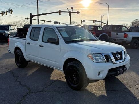 Used 2017 Nissan Frontier SV w/ SV Value Truck Package image 4