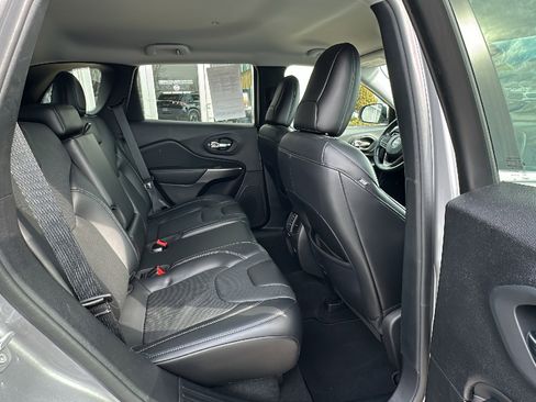 Used 2021 Jeep Cherokee Latitude Lux image 25