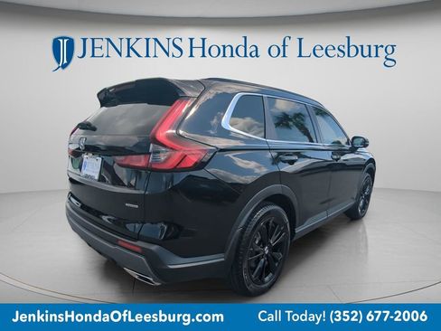 Used 2024 Honda CR-V Sport Touring image 3