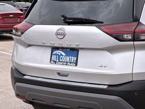 Used 2023 Nissan Rogue SV FWD image 13