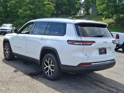 Used 2023 Jeep Grand Cherokee L Limited AWD/4WD image 22