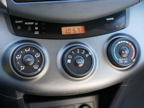 Used 2012 Toyota RAV4 4WD w/ Value Pkg image 23