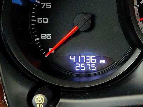 Used 2018 Porsche Macan Turbo image 16