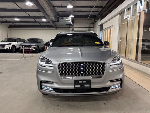 Used 2023 Lincoln Aviator Black Label w/ Dynamic Handling Package AWD/4WD image 2