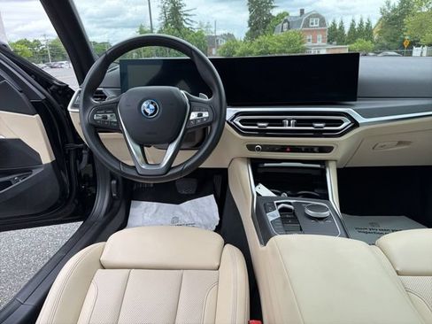 Used 2023 BMW 330e xDrive w/ Driving Assistance Package AWD/4WD image 17