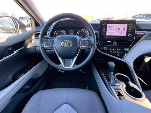 Used 2023 Toyota Camry LE image 5