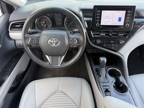 Used 2023 Toyota Camry SE image 11