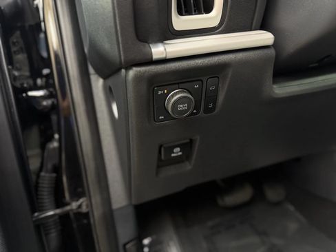 Used 2025 Ford Expedition Active AWD/4WD image 29
