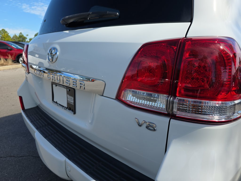 Used 2011 Toyota Land Cruiser w/ Upgrade Pkg AWD/4WD image 34