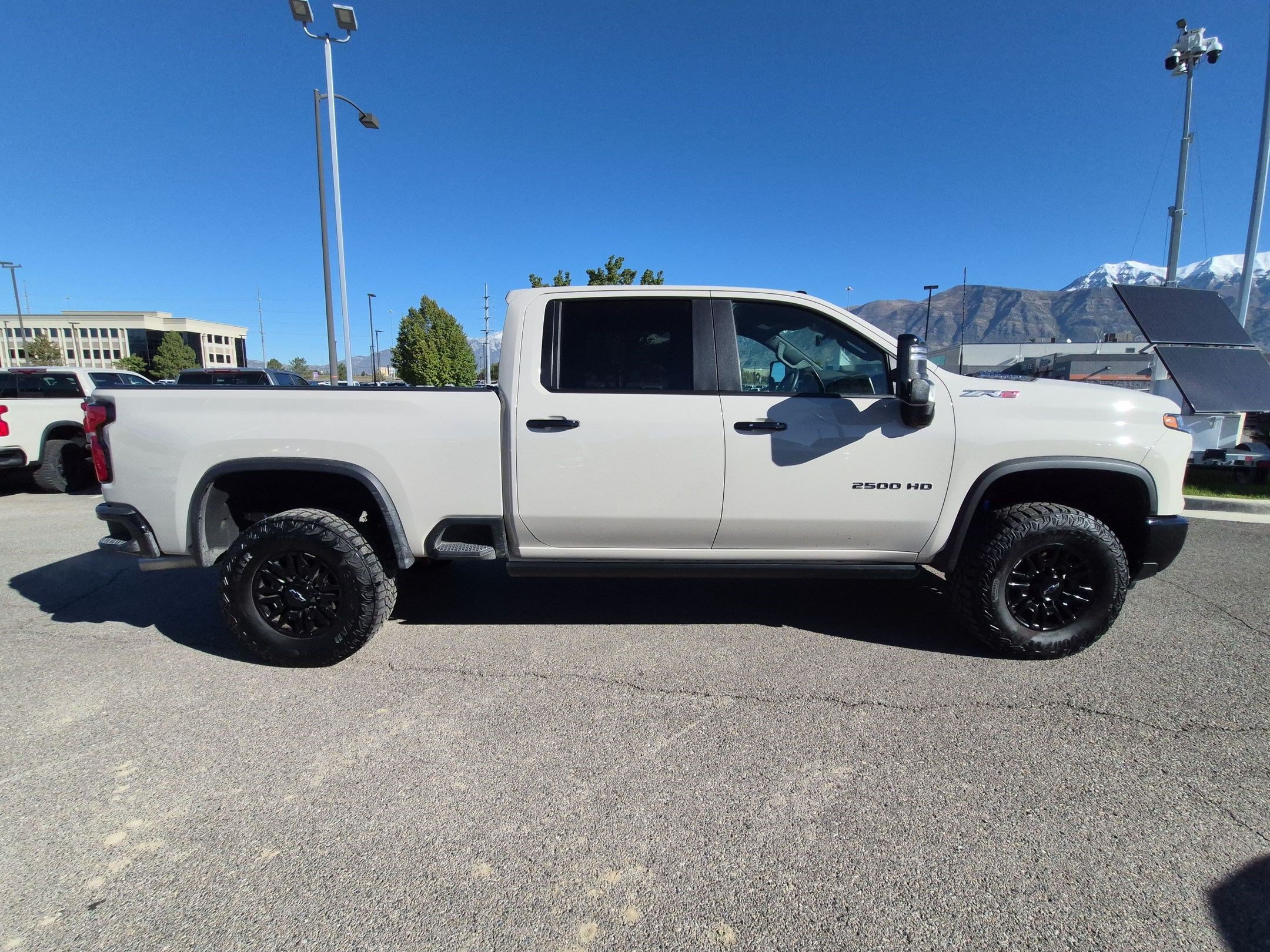 Used 2026 Chevrolet Silverado 2500 ZR2 AWD/4WD image 2