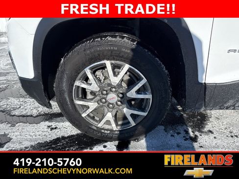 Used 2023 GMC Acadia SLE w/ Driver Convenience Package image 13