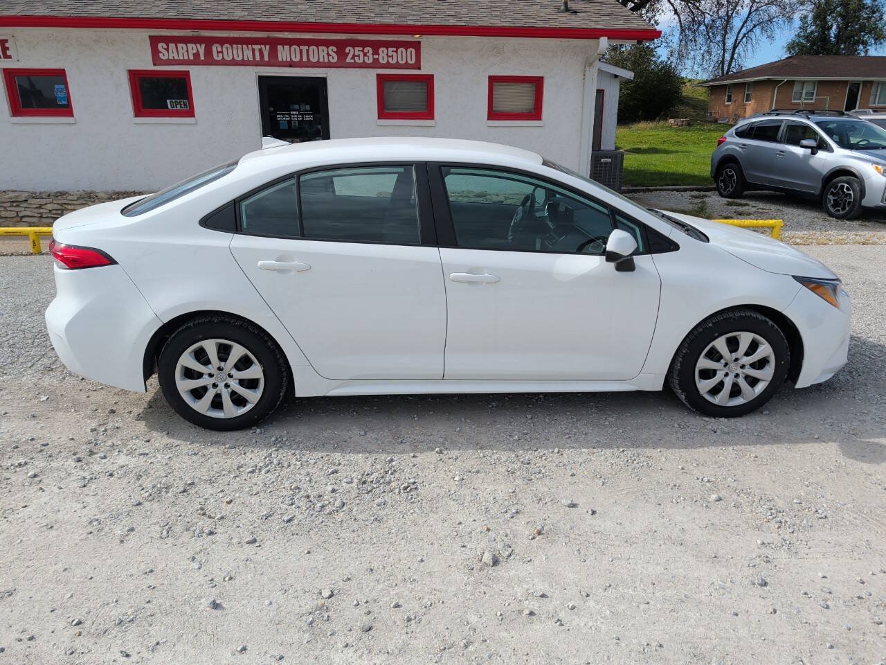 Used 2025 Toyota Corolla LE FWD image 2