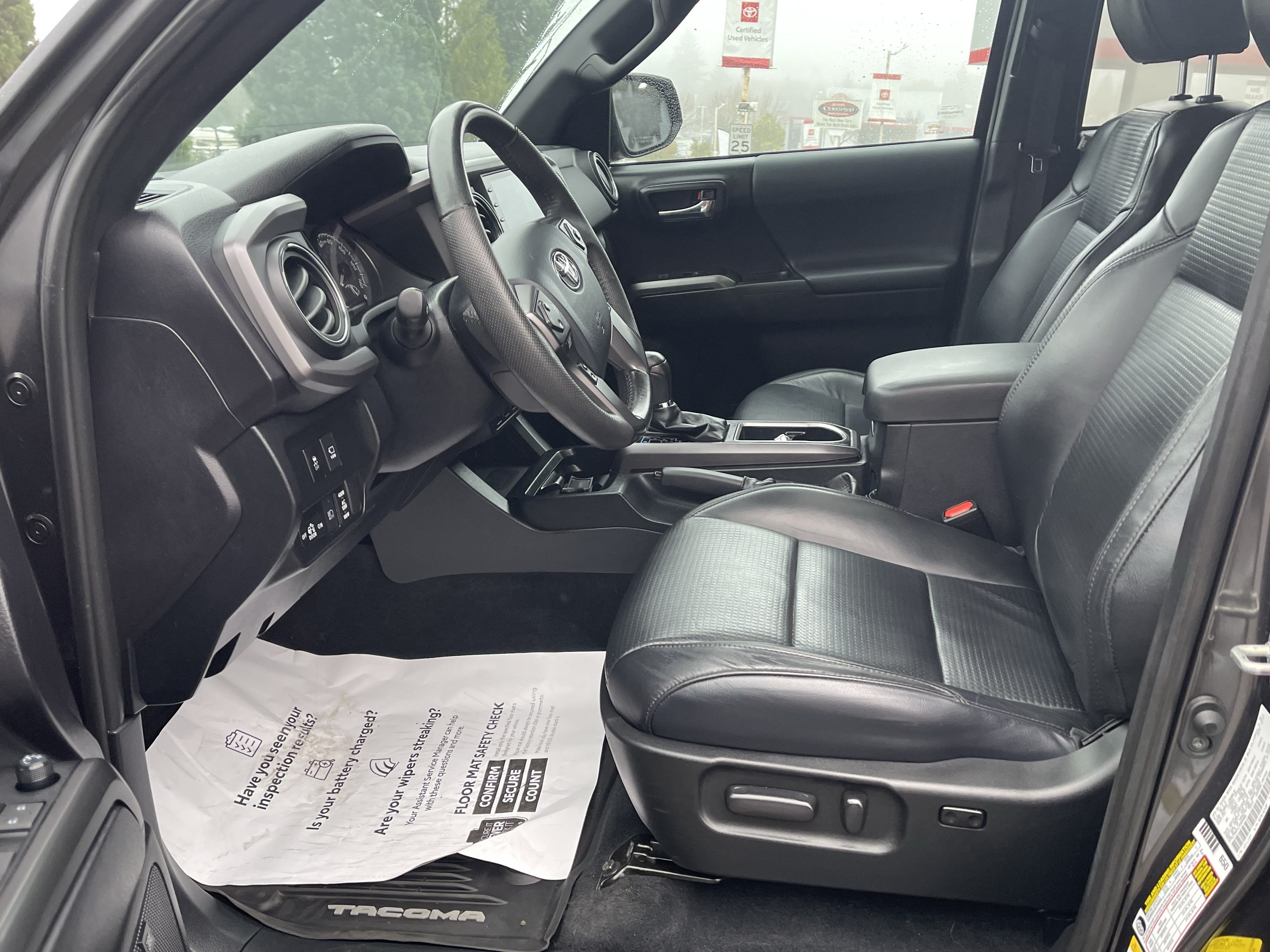 Certified 2020 Toyota Tacoma TRD Off-Road w/ TRD Premium Off Road Package AWD/4WD image 11