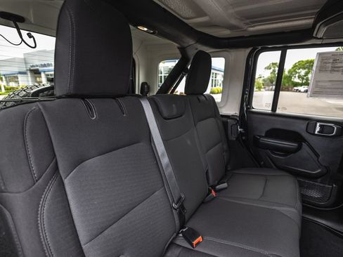 Used 2021 Jeep Wrangler Unlimited Sport AWD/4WD image 34
