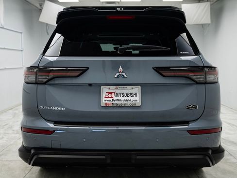 Used 2025 Mitsubishi Outlander Trail Edition image 8