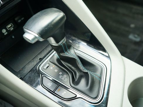 Used 2019 Kia Niro EX Premium w/ Sunroof Package image 20