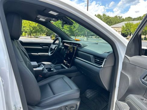 Used 2025 GMC Terrain Elevation w/ Elevation Premium Package AWD/4WD image 37