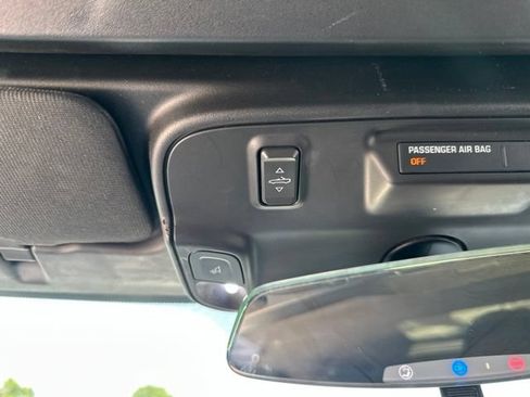 Used 2018 Chevrolet Camaro LT RWD image 12