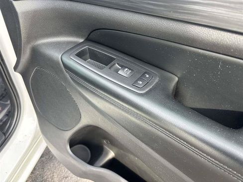 Certified 2019 Jeep Grand Cherokee Altitude AWD/4WD image 17