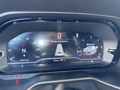 Used 2022 GMC Yukon XL Denali image 23