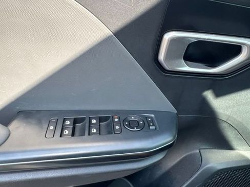 Used 2025 Kia K4 FWD image 27