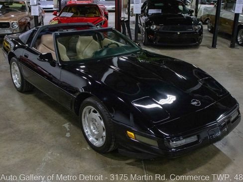 Used 1996 Chevrolet Corvette Coupe RWD image 10