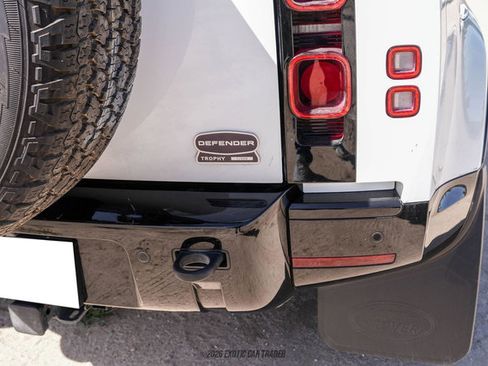 Used 2023 Land Rover Defender 90 X-Dynamic SE AWD/4WD image 98
