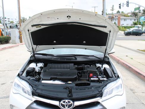 Used 2015 Toyota Camry XLE image 37