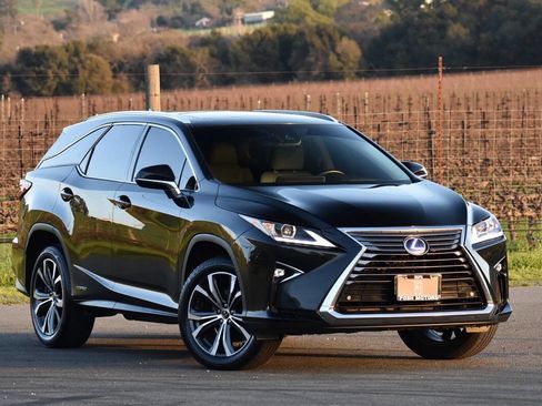 Used 2019 Lexus RX 450hL Base AWD 4dr SUV image 2