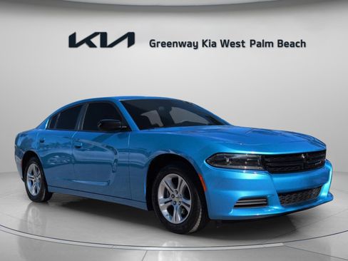 Used 2023 Dodge Charger SXT image 1