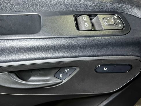 Used 2025 Mercedes-Benz Sprinter 2500 image 18