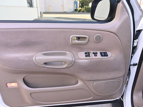 Used 2001 Toyota Tundra SR5 AWD/4WD image 25