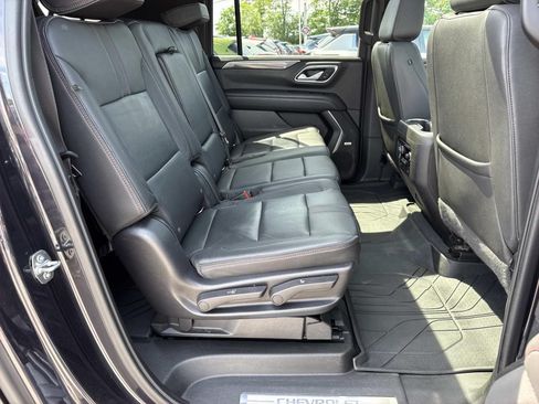 Used 2022 Chevrolet Suburban RST AWD/4WD image 26