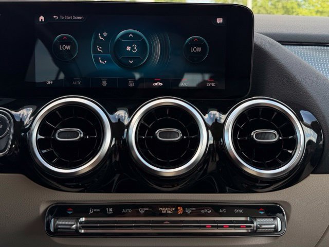 Used 2022 Mercedes-Benz GLA 250 4MATIC image 21