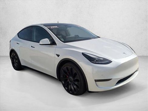 Used 2022 Tesla Model Y Performance image 3