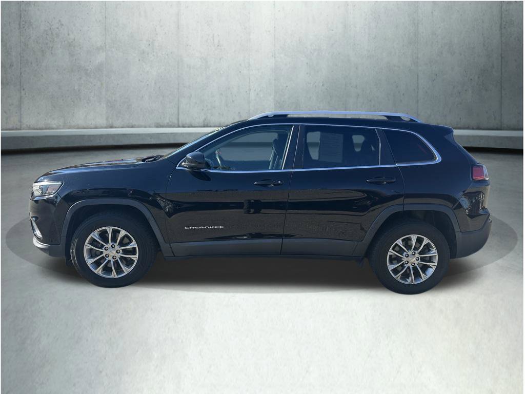 Used 2019 Jeep Cherokee Latitude Plus w/ Cold Weather Group AWD/4WD image 2