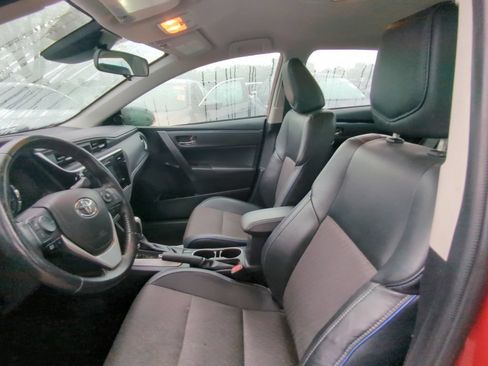 Used 2017 Toyota Corolla SE w/ Carpet Mat Package (TMS) FWD image 6