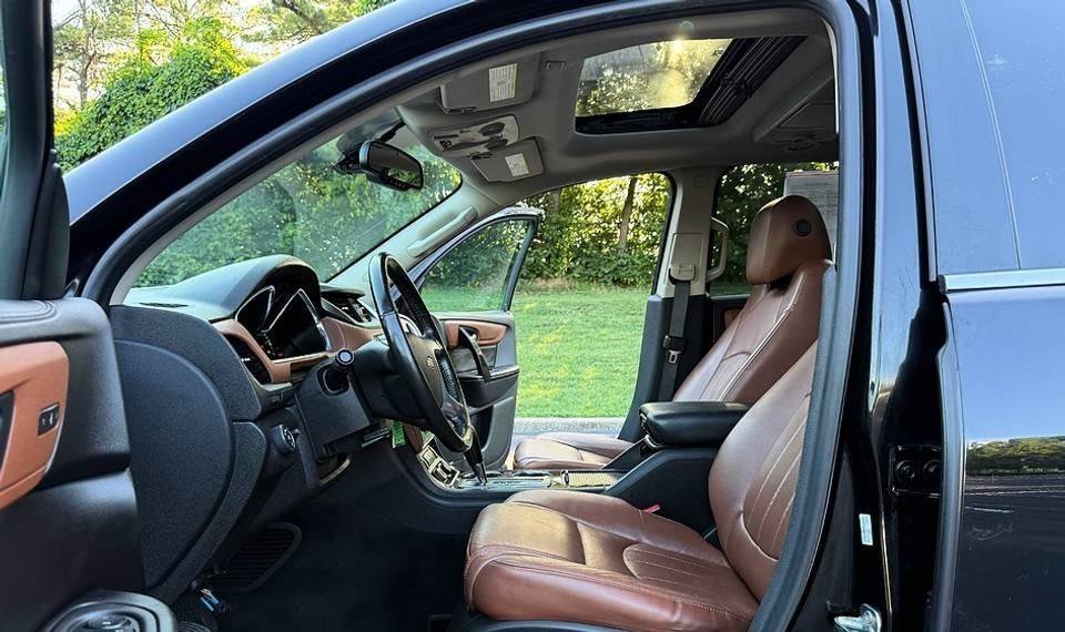 Used 2017 Chevrolet Traverse Premier AWD/4WD image 10