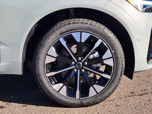 New 2026 Volvo XC60 B5 Plus w/ Climate Package image 29