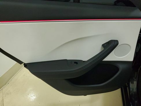 Used 2025 Tesla Model 3 Long Range RWD image 11