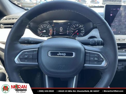Used 2023 Jeep Compass Latitude AWD/4WD image 18