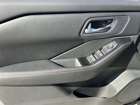 New 2025 Nissan Rogue SV image 16